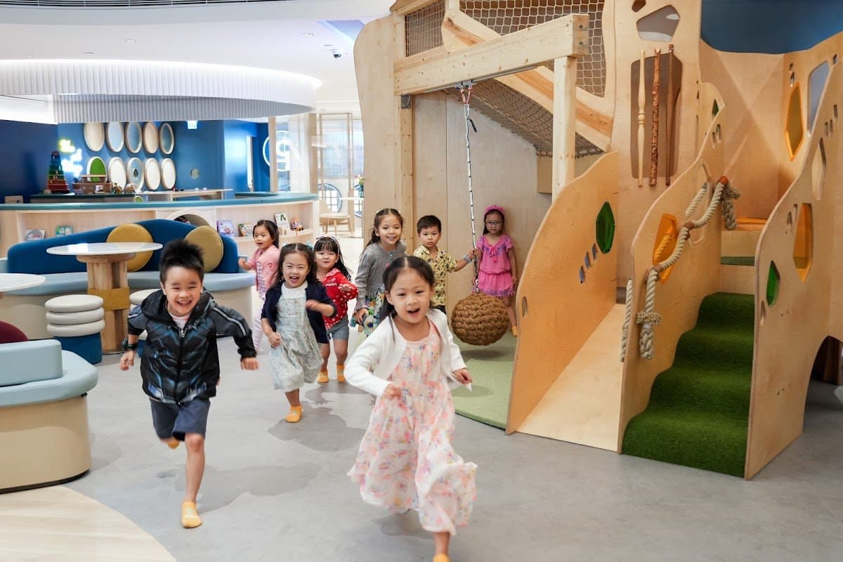 Acorn Playhouse - Hero/Card