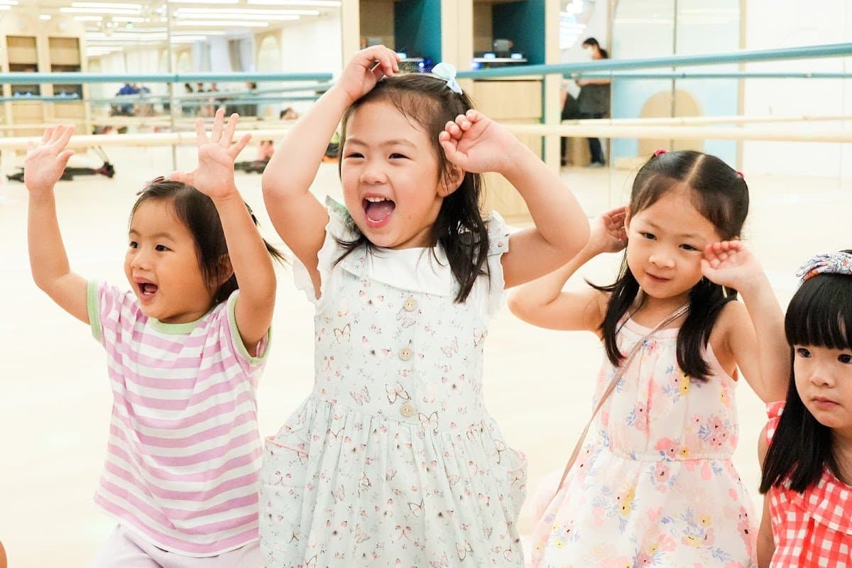 Acorn Playhouse - Atmosphere