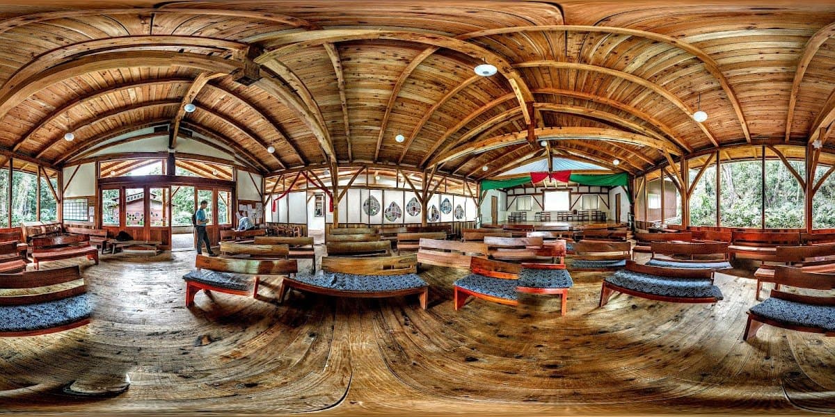 Monteverde Friends School - Hero/Card