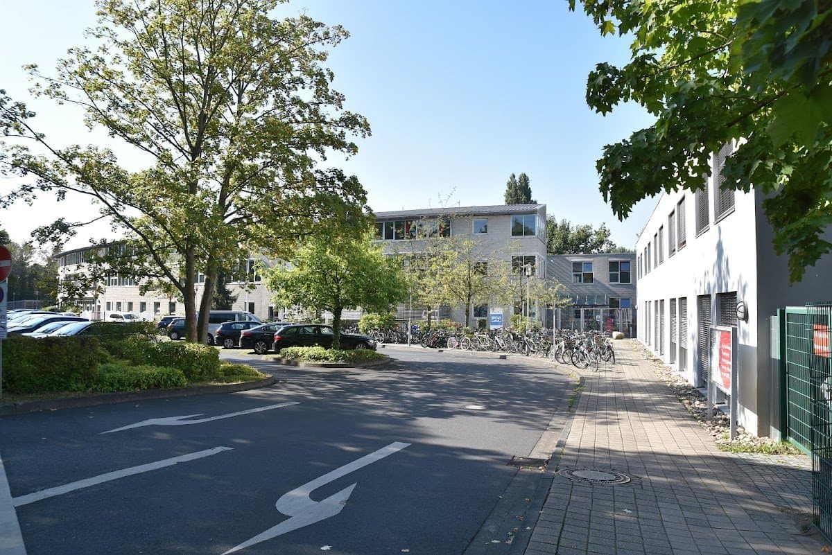 Outdoor Learning - International School of Dusseldorf - Hero/Card