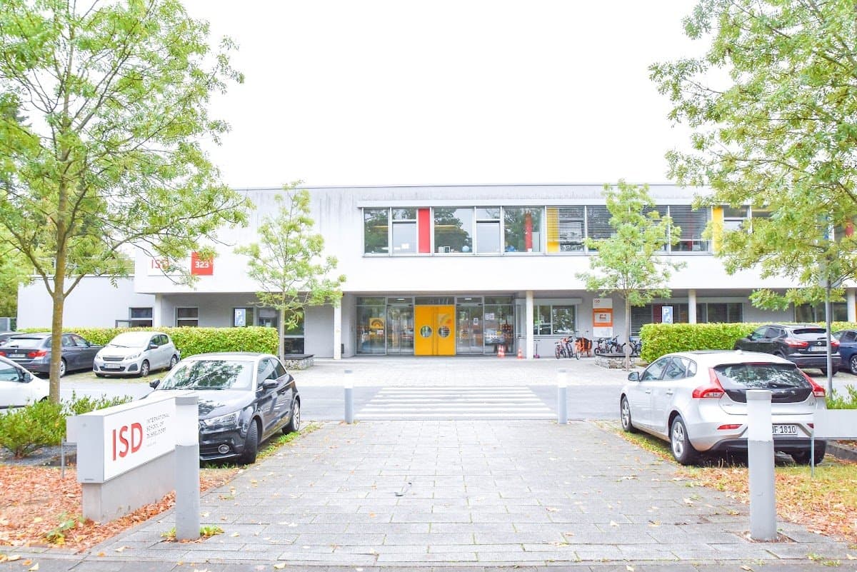 Outdoor Learning - International School of Dusseldorf - Activity